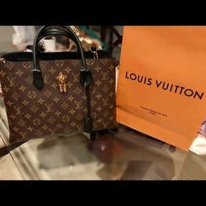 Louis Vuitton Flower Tote Mng Noir M43550